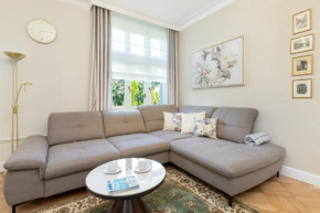 Elegancki Apartament z Tarasem i Ogrodem w Sopocie by Rent like home